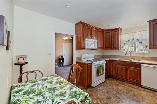 Dining room, Interior, Kitchen, Recessed Lighting