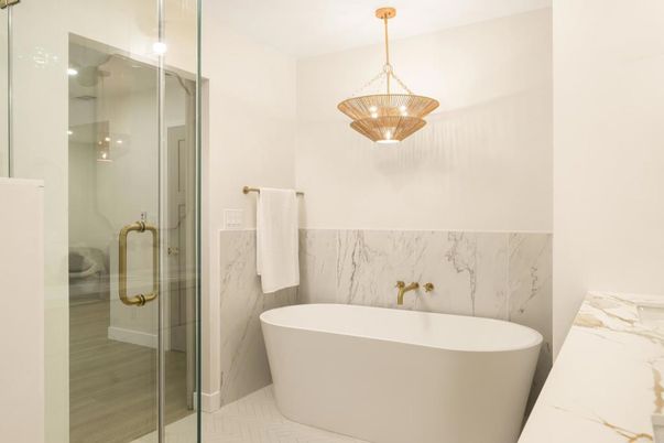 Bathroom, Free Standing Baths, Glass Shower, Interior, Marble Walls, Pendant Lights