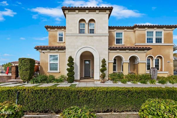 Exterior, Facade, Mediterranean