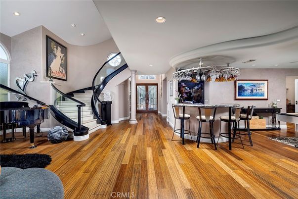 Interior, Piano, Recessed Lighting, Wood Texture Flooring