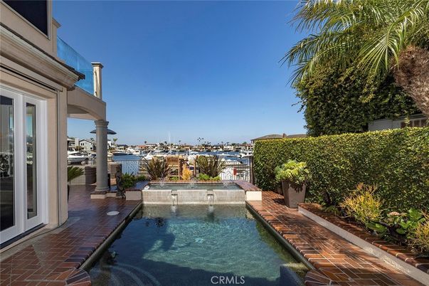Exterior, Pool, Water