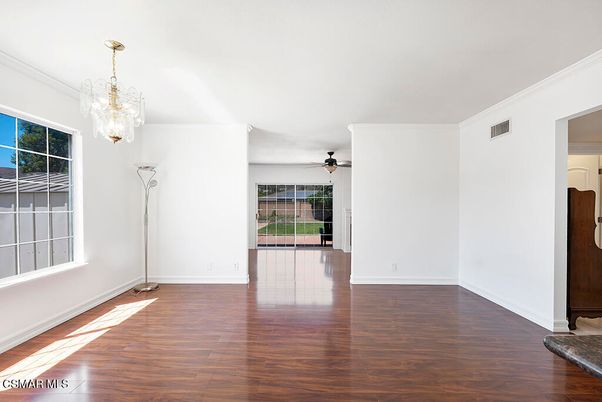 Chandelier, Empty room, Interior, Wood Texture Flooring