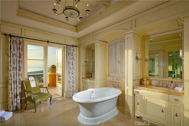 Bathroom, Chandelier, Free Standing Baths, Interior