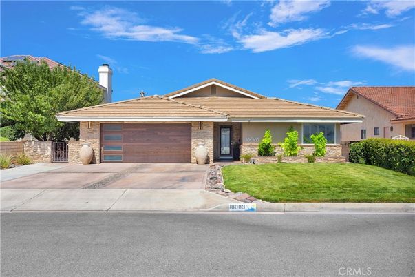 Attached, Exterior, Facade, Ranch
