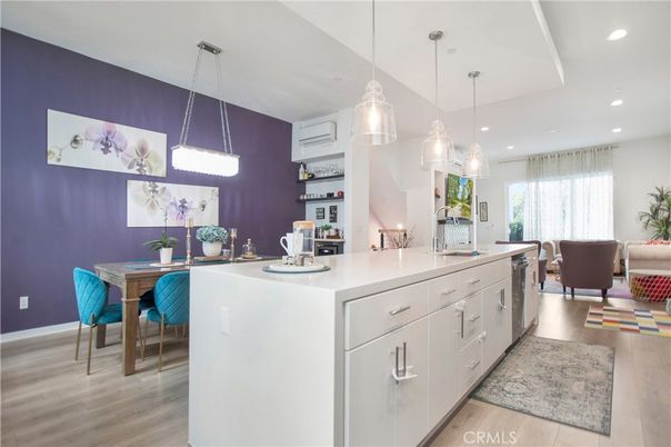 Dining room, Interior, Kitchen, Pendant Lights, Recessed Lighting, Wood Texture Flooring