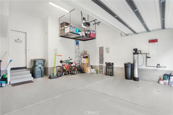 Garage, Interior