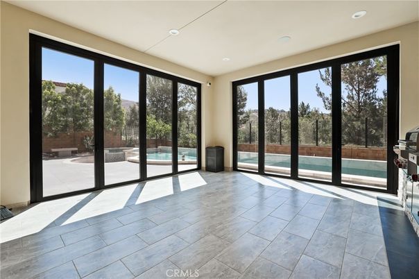 Empty room, Interior, Recessed Lighting, Sun Room