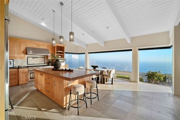 Dining room, Interior, Kitchen, Pendant Lights, Stainless Steel Appliances, Water