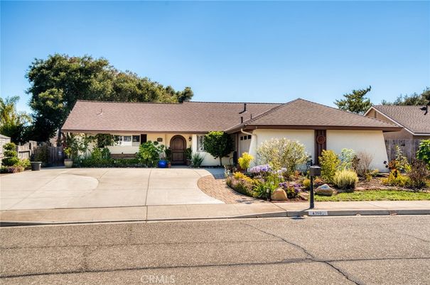 Backyard, Exterior, Facade, Ranch