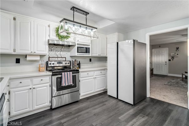 Dining room, Interior, Kitchen, Stainless Steel Appliances, Wood Texture Flooring