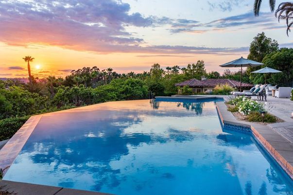 Exterior, Pool, Water