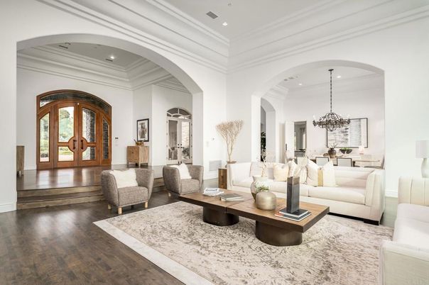 Chandelier, Dining room, Interior, Living room, Recessed Lighting, Wood Texture Flooring