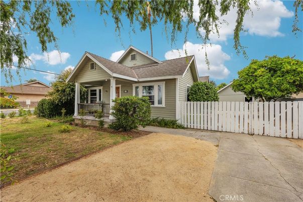 Backyard, Exterior, Facade, Cape Cod