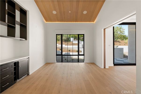 Empty room, Interior, Recessed Lighting, Wooden Ceilings, Wood Texture Flooring
