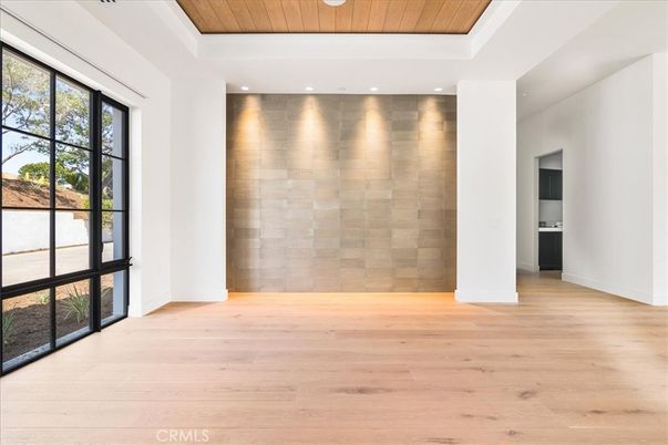 Empty room, Interior, Recessed Lighting, Wooden Ceilings, Wood Texture Flooring