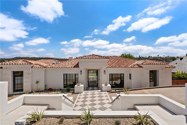 Exterior, Facade, Spanish Mediterranean