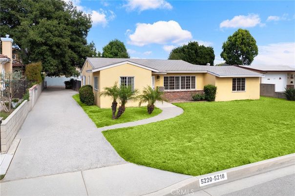Backyard, Exterior, Facade, Ranch