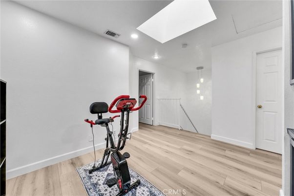 Fitness Equipment, Interior, Pendant Lights, Recessed Lighting, Wood Texture Flooring