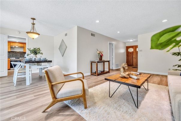 Dining room, Interior, Kitchen, Pendant Lights, Recessed Lighting, Wood Texture Flooring