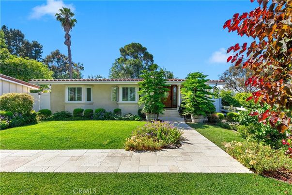 Backyard, Exterior, Facade, Ranch