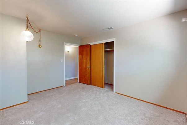 Empty room, Interior, Pendant Lights
