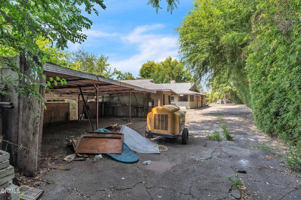 Backyard, Exterior