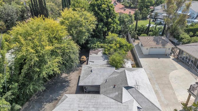 Exterior, Drone