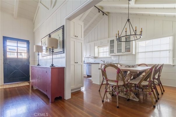 Chandelier, Dining room, Interior, Kitchen, Pendant Lights, Wood Texture Flooring