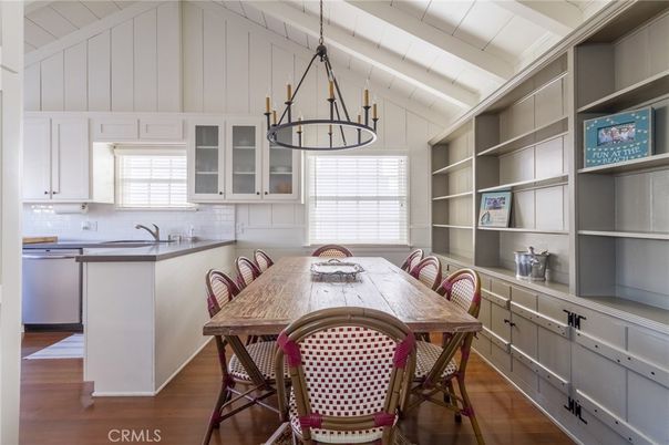 Chandelier, Dining room, Interior, Kitchen, Wood Texture Flooring