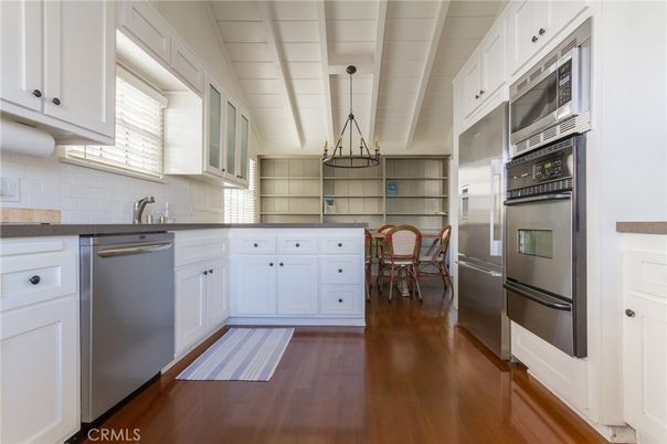 Dining room, Interior, Kitchen, Pendant Lights, Stainless Steel Appliances, Wood Texture Flooring