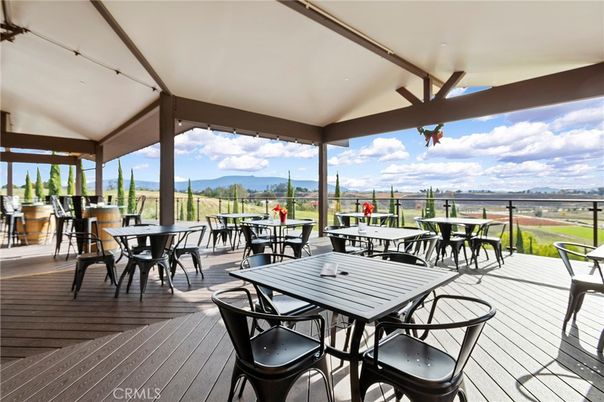 Exterior, Dining room, Other