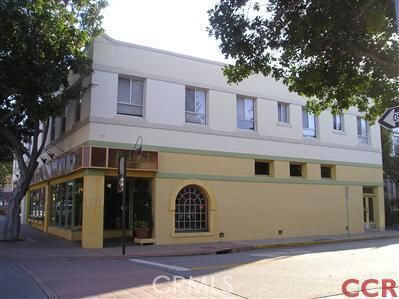 Exterior, Facade, Modern