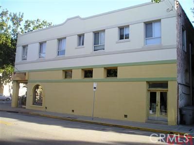 Exterior, Facade, Rowhouse