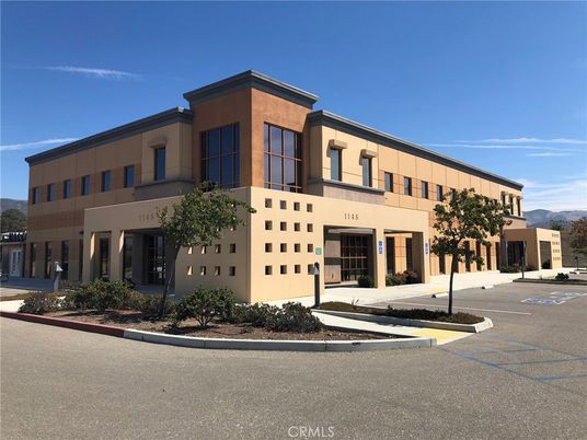 Exterior, Facade, Modern
