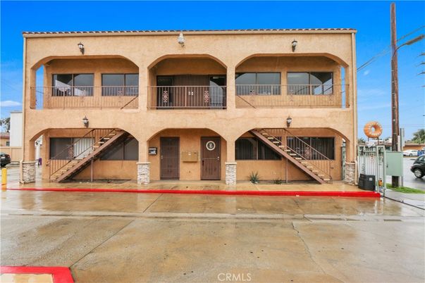 Exterior, Facade, Mediterranean