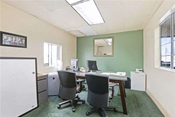 Home Office, Interior