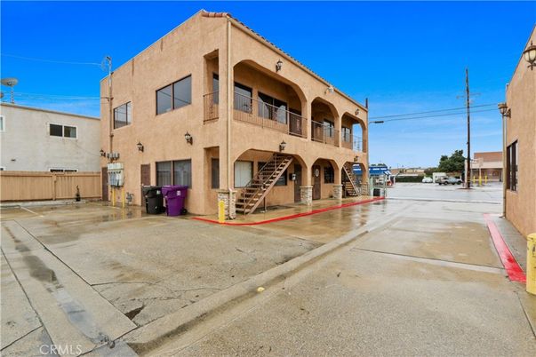 Backyard, Exterior, Facade, Condo Building