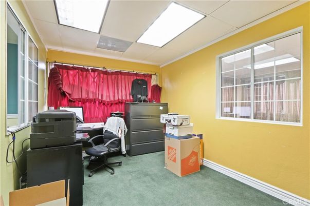 Home Office, Interior