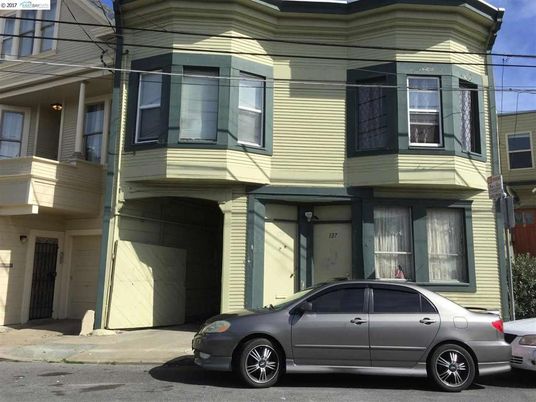 Exterior, Facade, Rowhouse