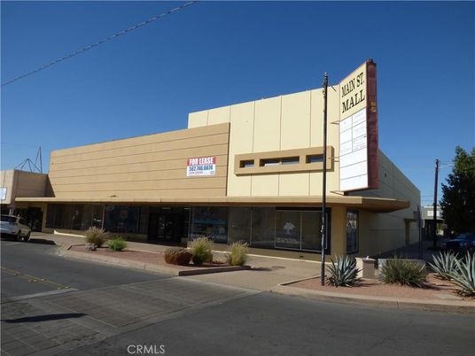Exterior, Facade, Modern