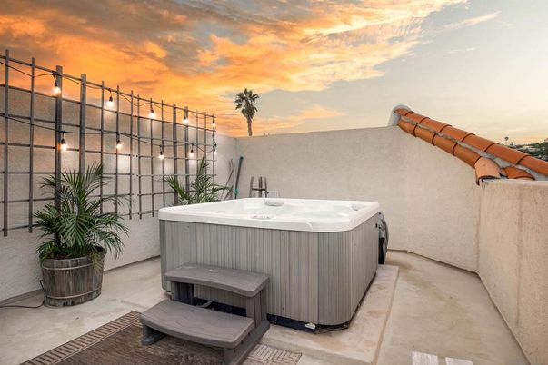 Exterior, Hot Tub
