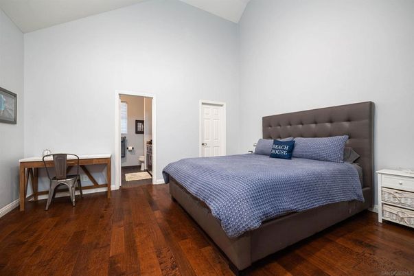 Bedroom, Home Office, Interior, Wood Texture Flooring