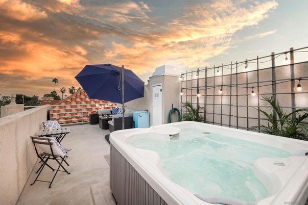 Exterior, Hot Tub