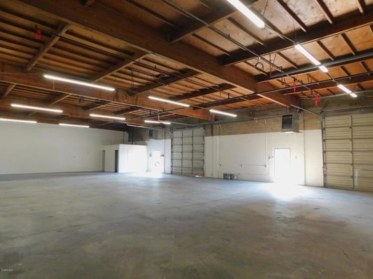 Garage, Interior, Wooden Beams