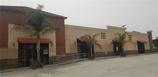 Exterior, Facade, Mediterranean