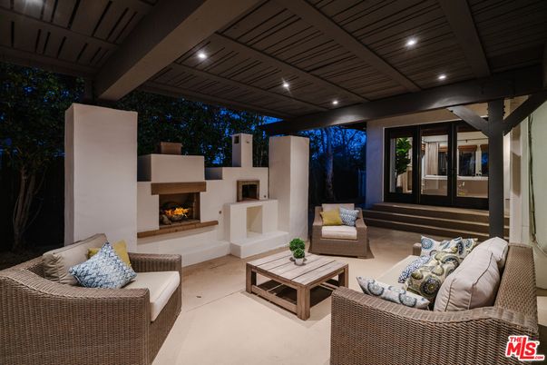 Exterior, Fireplace