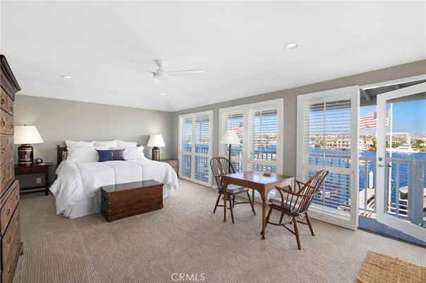 Bedroom, Dining room, Interior, Recessed Lighting, Water