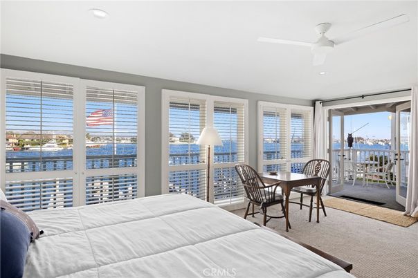 Bedroom, Dining room, Interior, Recessed Lighting, Water