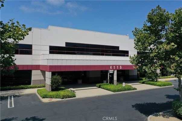 Exterior, Facade, Modern