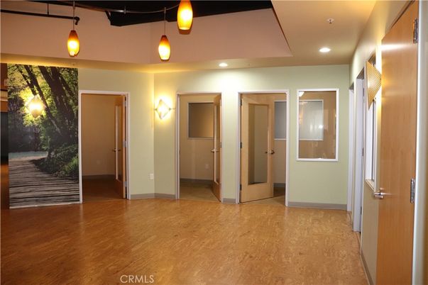 Interior, Pendant Lights, Recessed Lighting, Wood Texture Flooring